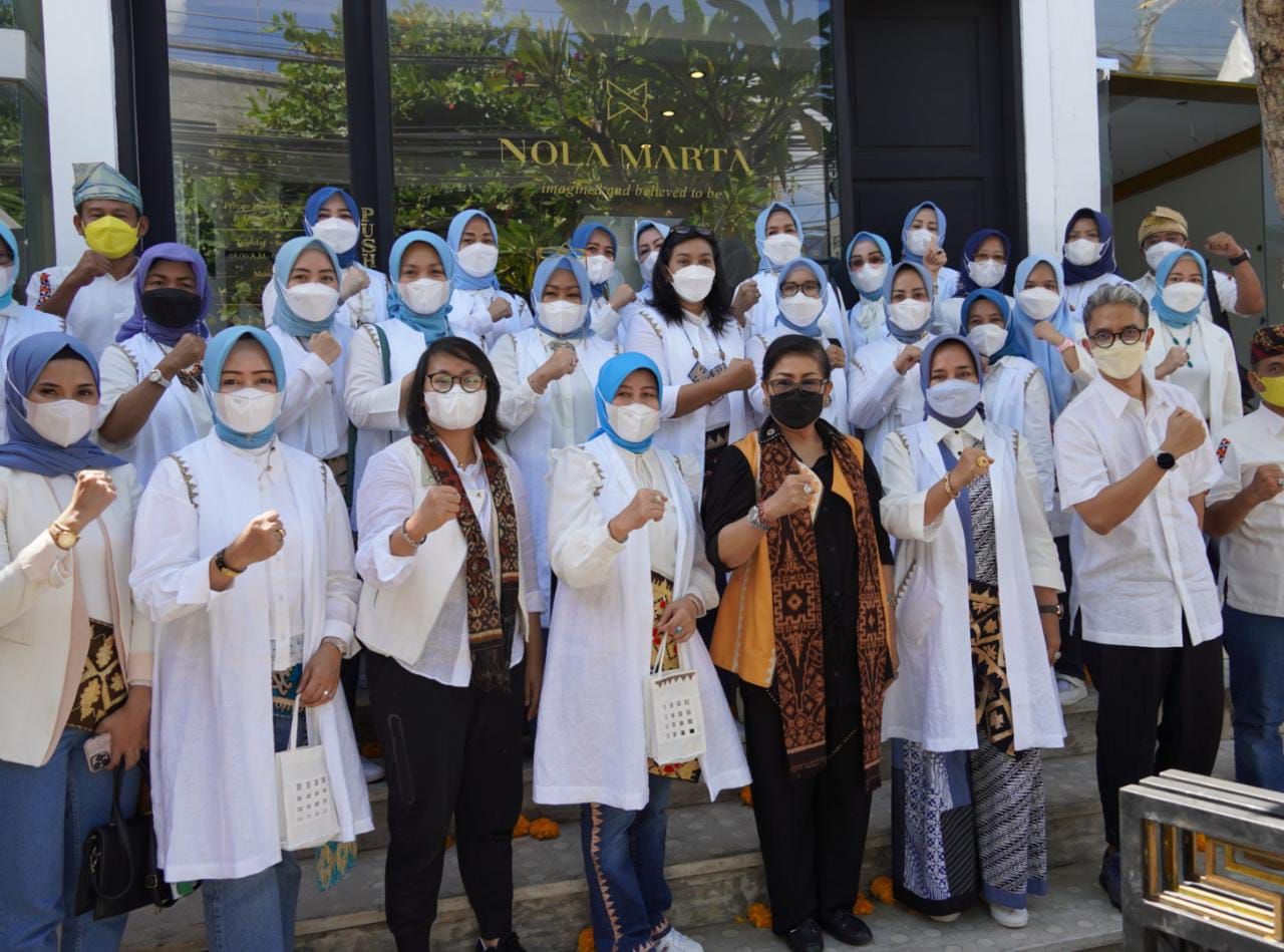 podiumnews.com-Ny. Putri Koster Harap Perajin Kain Tenun Bali dan Lampung Makin Sejahtera